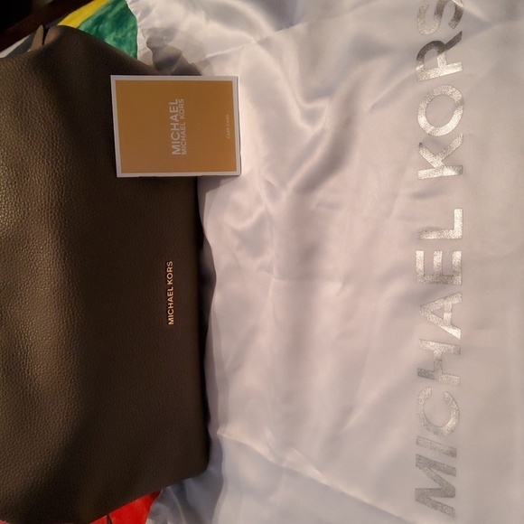 Michael Kors Raven Large Shoulder Tote Bag Leather NWT - Picture 11 of 11